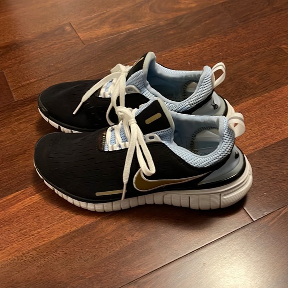 Nike Free Ladies Running Shoes - Picture 1 of 6